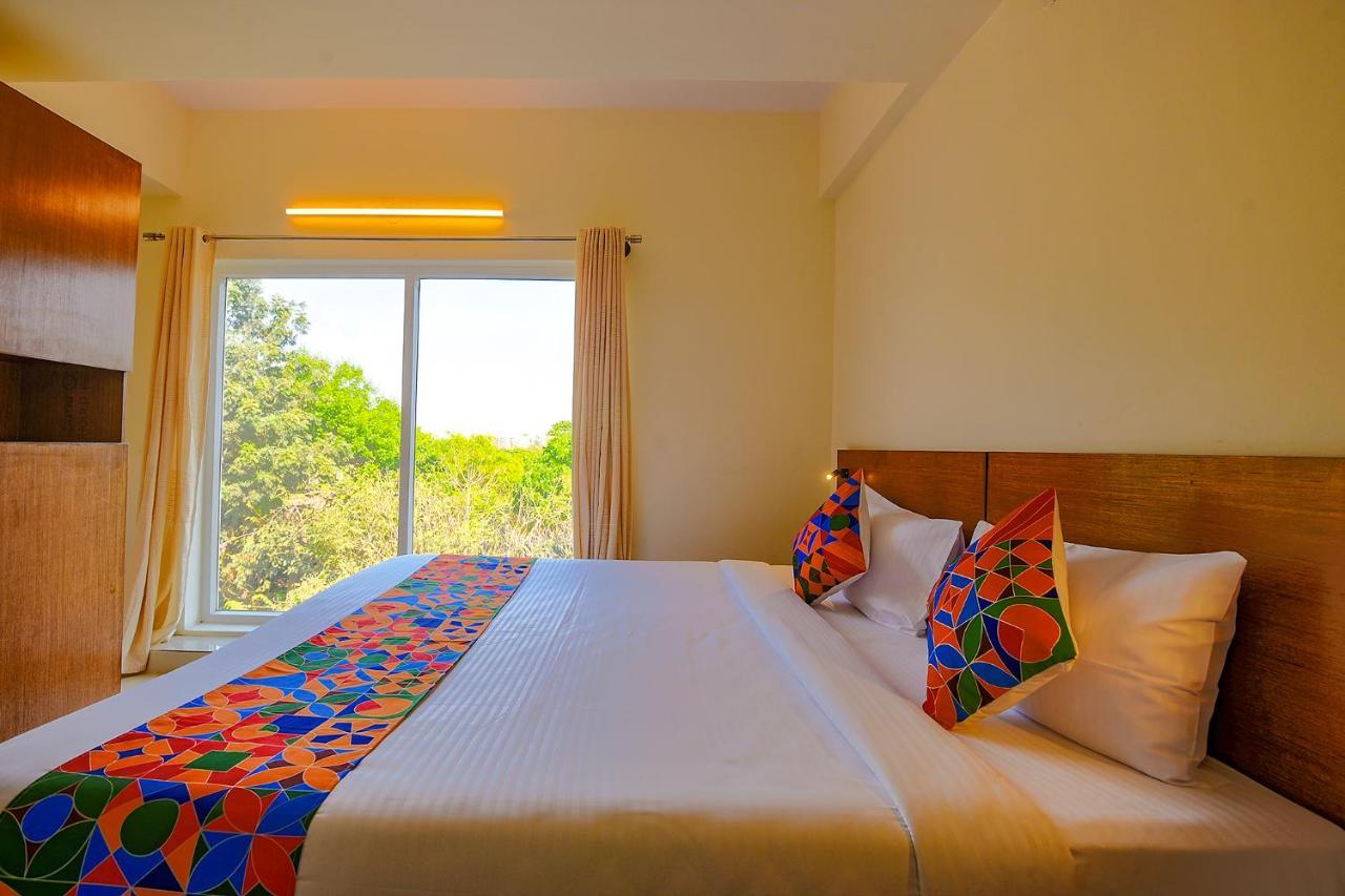 Fabhotel Gr Lake View - Btm Layout Bangalore Exteriör bild