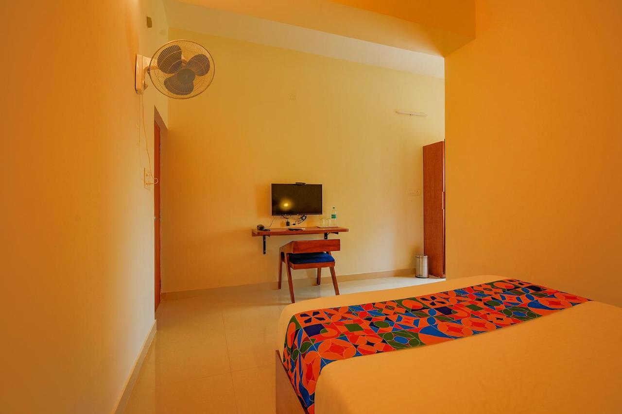 Fabhotel Gr Lake View - Btm Layout Bangalore Exteriör bild