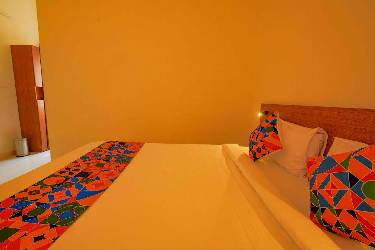 Fabhotel Gr Lake View - Btm Layout Bangalore Exteriör bild
